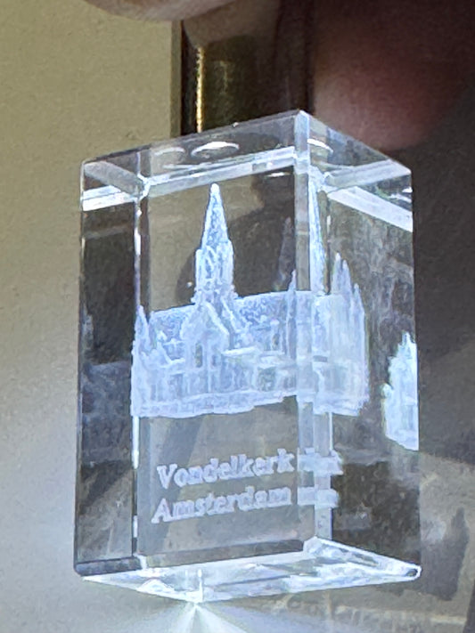 K9 Kristal met Gravure Vondelkerk – 50 × 50 × 80 mm