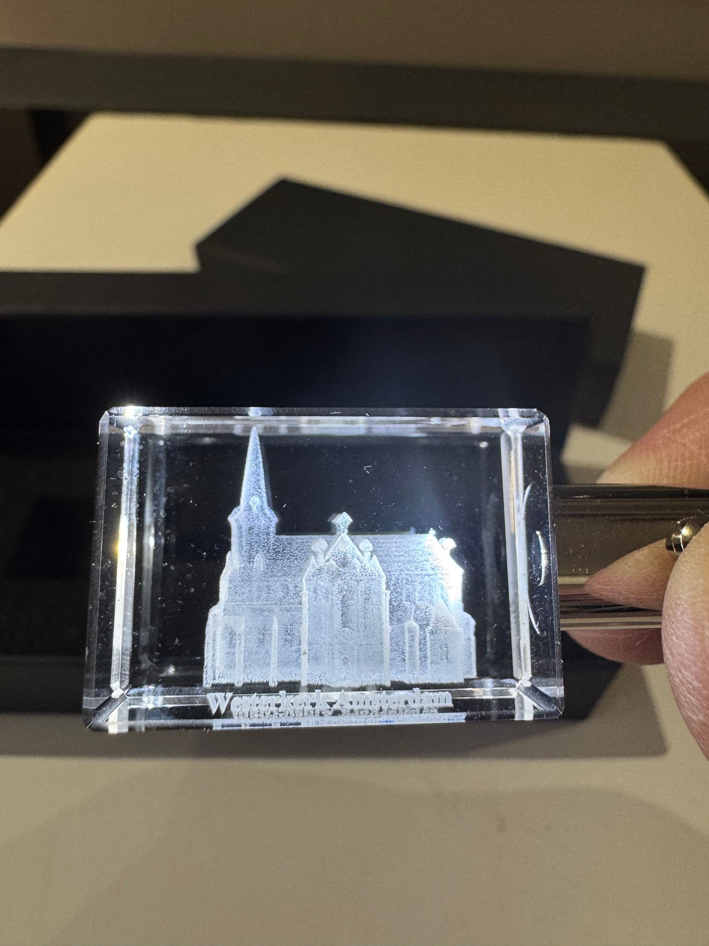 K9 Kristall-Schlüsselanhänger der Westerkerk mit integriertem LED-Licht