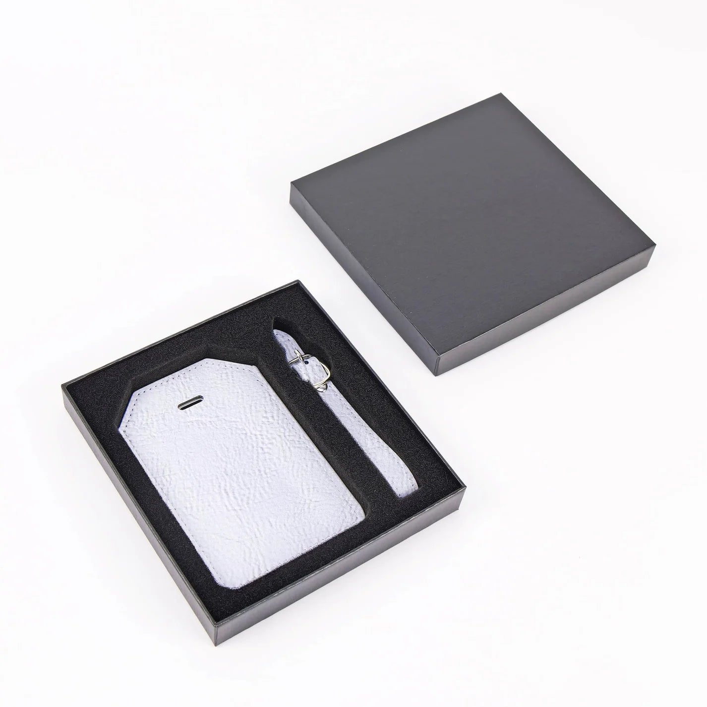 Luxe Reiskofferlabel met Privacyklep Zilver (inclusief 2 kanten graveren!)